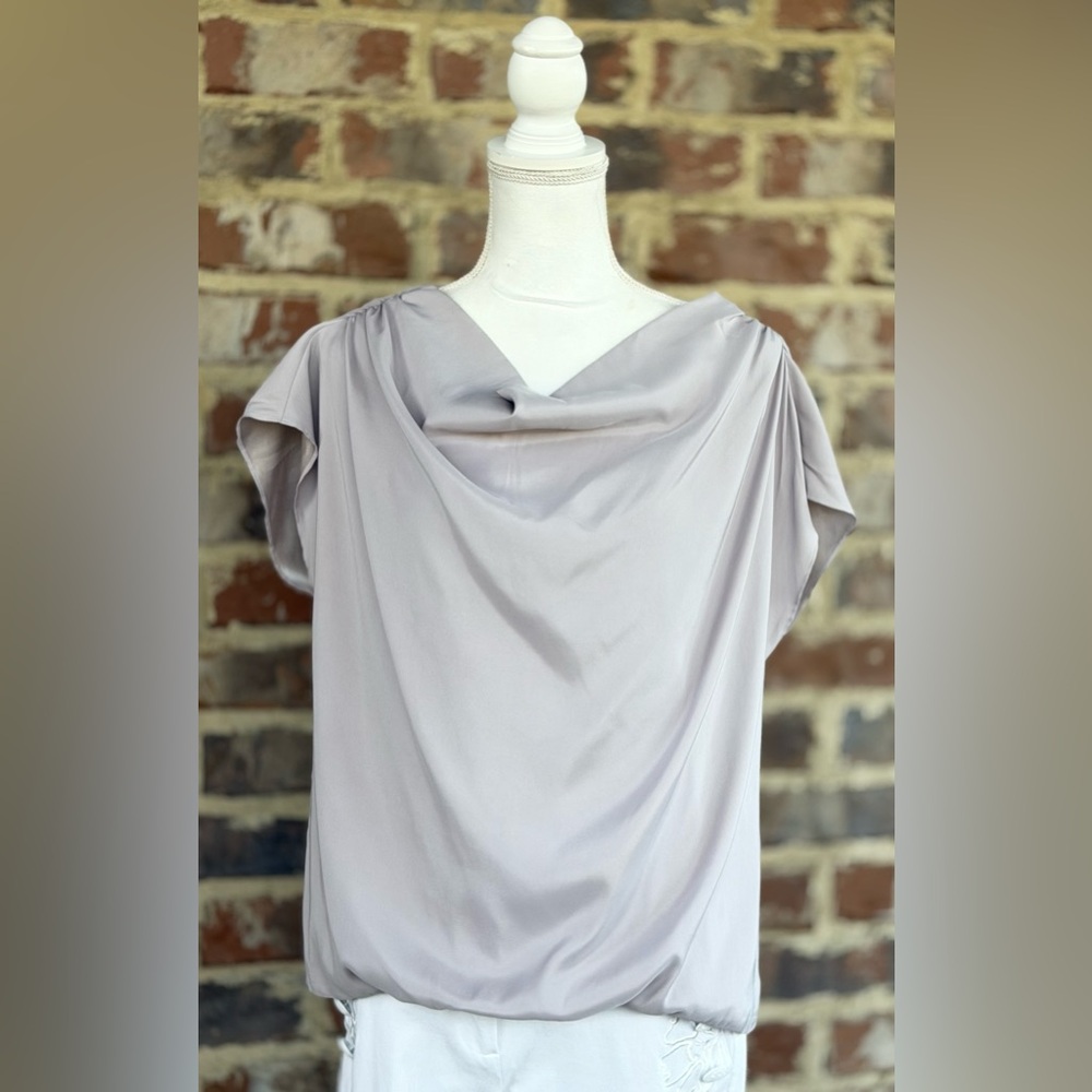 🦋 Elegant Gray Women's Top